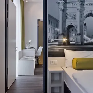 Hotel Super 8 By Wyndham North, München